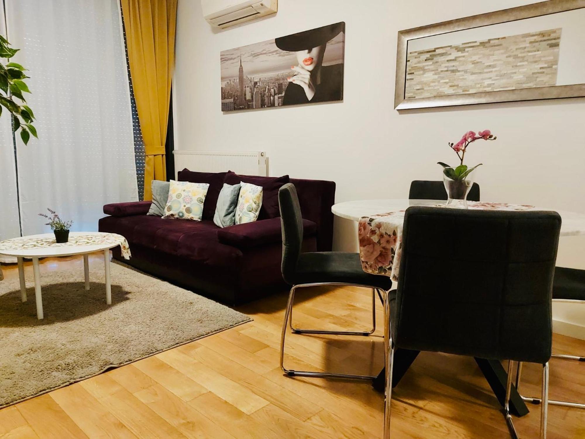 Nova Galerija I Sara -parking In Garage Appartement Zagreb
